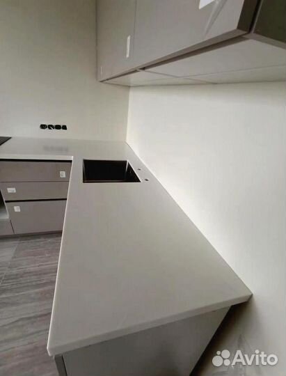 Кухня выставочный образец угловая