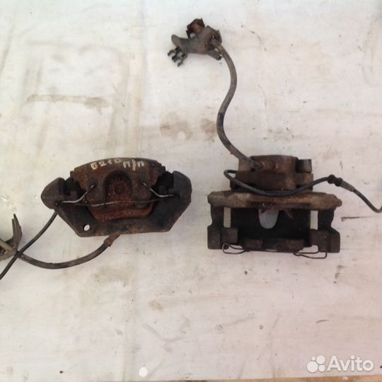 Суппорт на мерседес Е210 e210 w210