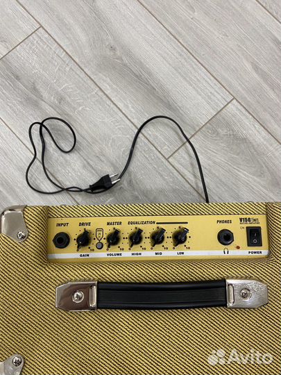 V15G Belcat Vintage Series Гитарный комбоусилитель