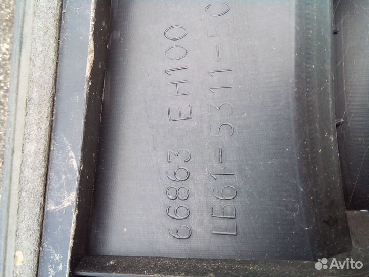 Жабо лобового стекла infiniti m35