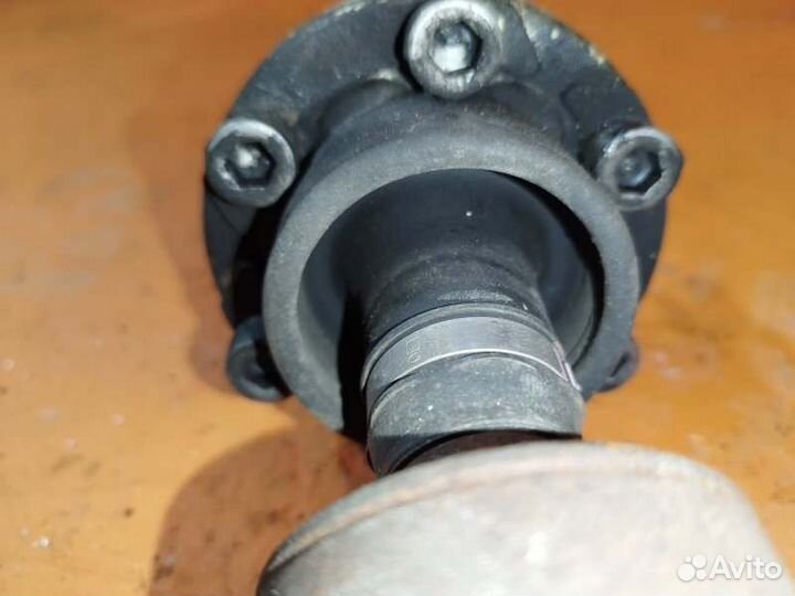 Карданный вал Jeep Grand Cherokee WK2 3.6 2012