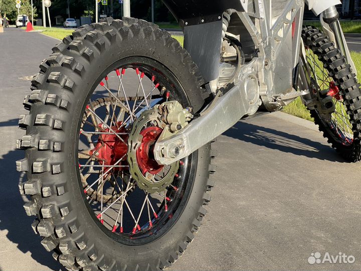 Электромотоцикл emax DWX 250