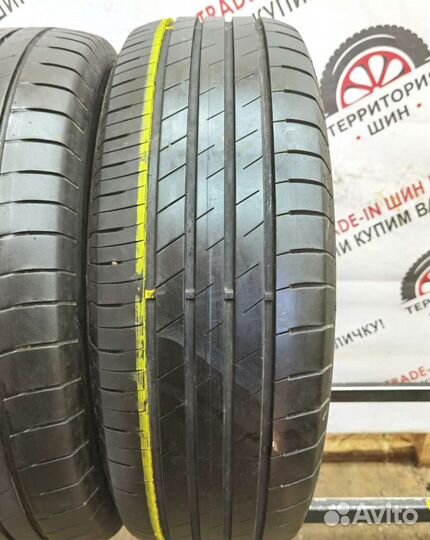 Goodyear EfficientGrip Performance 215/60 R17 96H