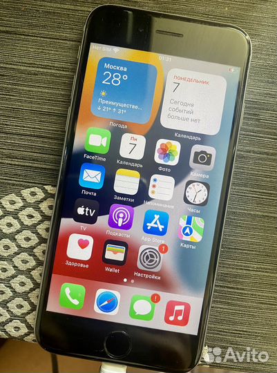 Телефон iPhone 6s 64гб