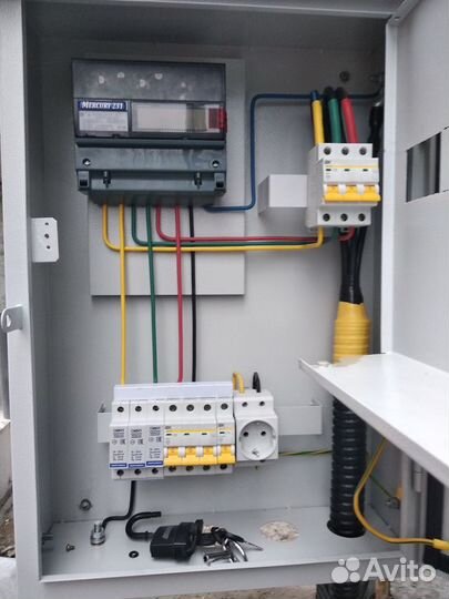 Услуги электрика монтаж розеток