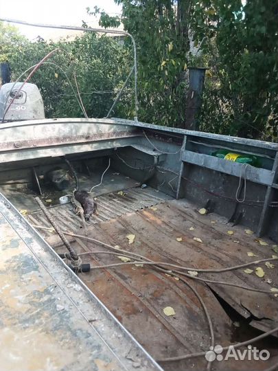 Лодка алюминиевая с мотором