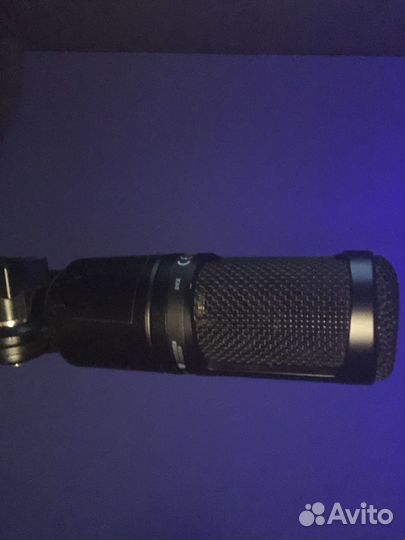 Студийный микрофон