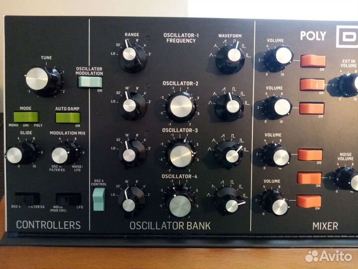 Behringer poly d