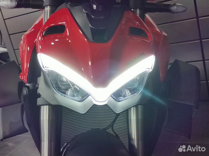 Ducati Streetfighter V4