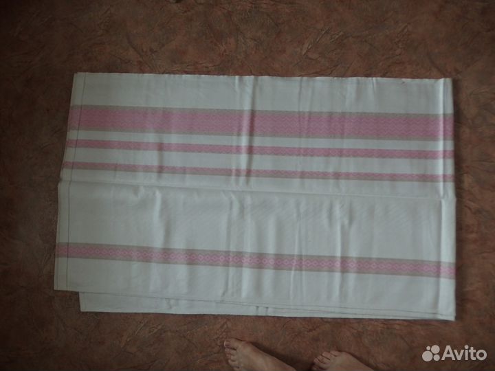 Скатерти кружево, лен с салфетками, рушники