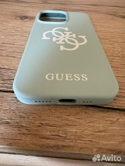 Чехлы на iPhone 13 pro Guess