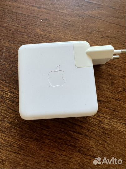 Зарядное устройство apple 61w