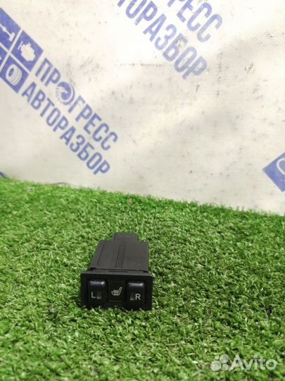 Кнопки подогрева сидений Toyota Camry седан 2.4