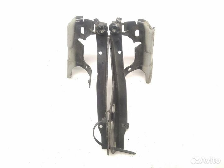 Петля капота Volvo C30 рест. 2011 31297727