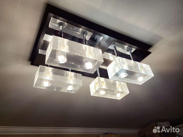 Люстра и бра в стиле хайтек