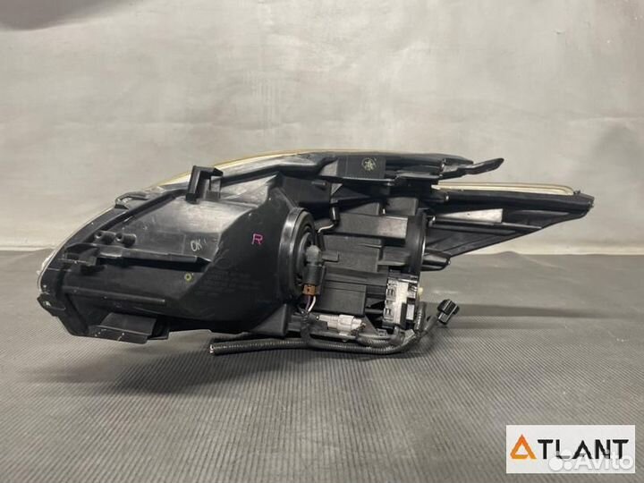 Фара передняя правая toyota prius