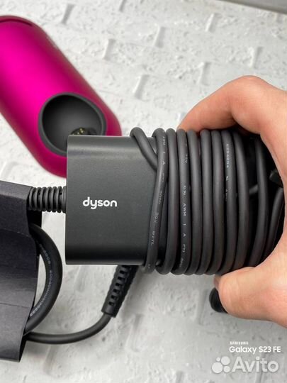 Выпрямитель для волос dyson