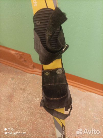 Лыжи с креплением под обычную обувь. Высота180 см