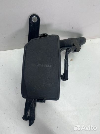 Корпус блока предохранителей передний правый