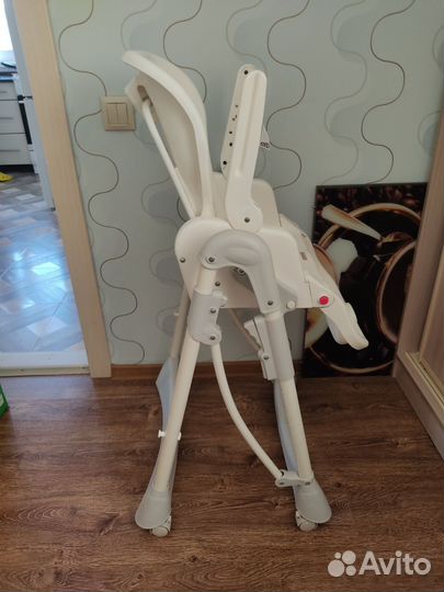 Стульчик для кормления ребенка