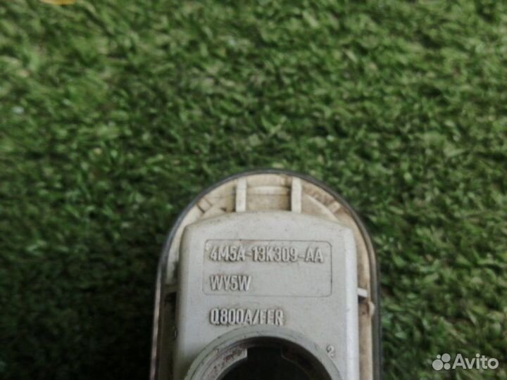 Повторитель поворота передний правый Ford Focus 2