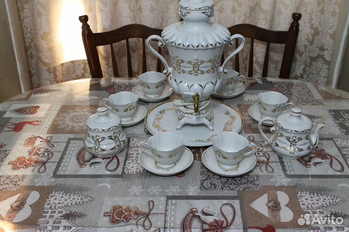 Чайный сервиз с самоваром