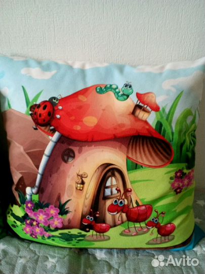 Подушки яркие, необычные