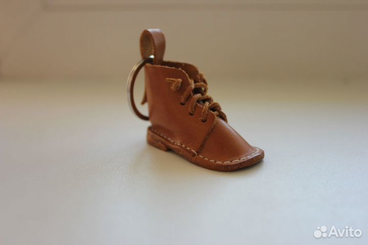 Брелок из натуральной кожи