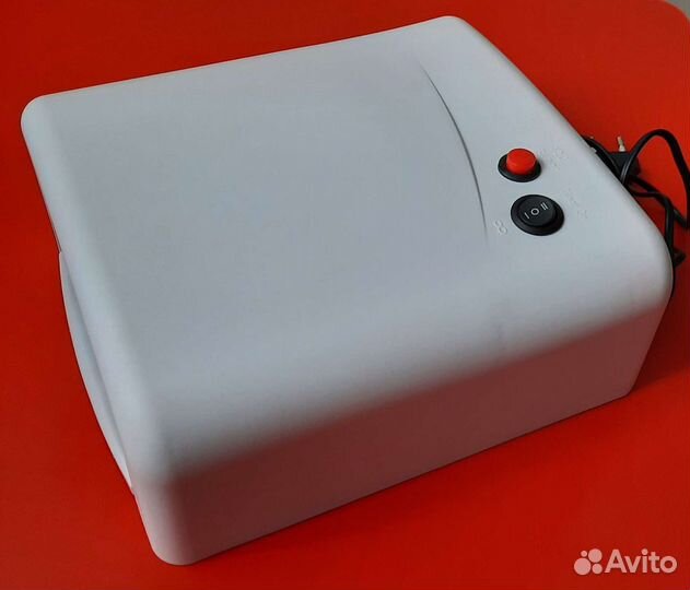 Ультрафиолетовая лампа для ногтей