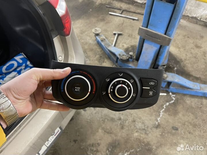 Блок управления печкой kia rio3