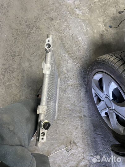 Продам радиатор кондиционера рено меган 3