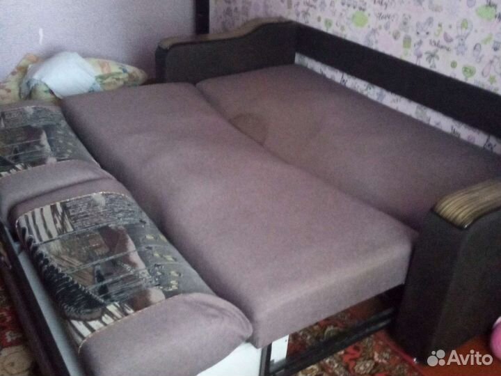Диван