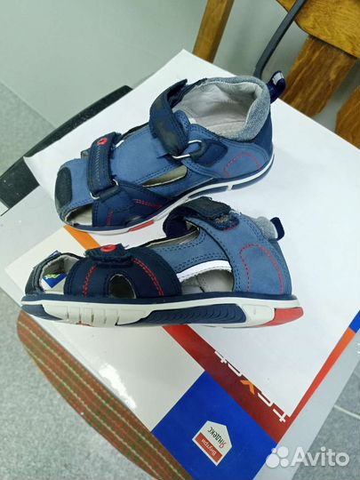 Сандали новые