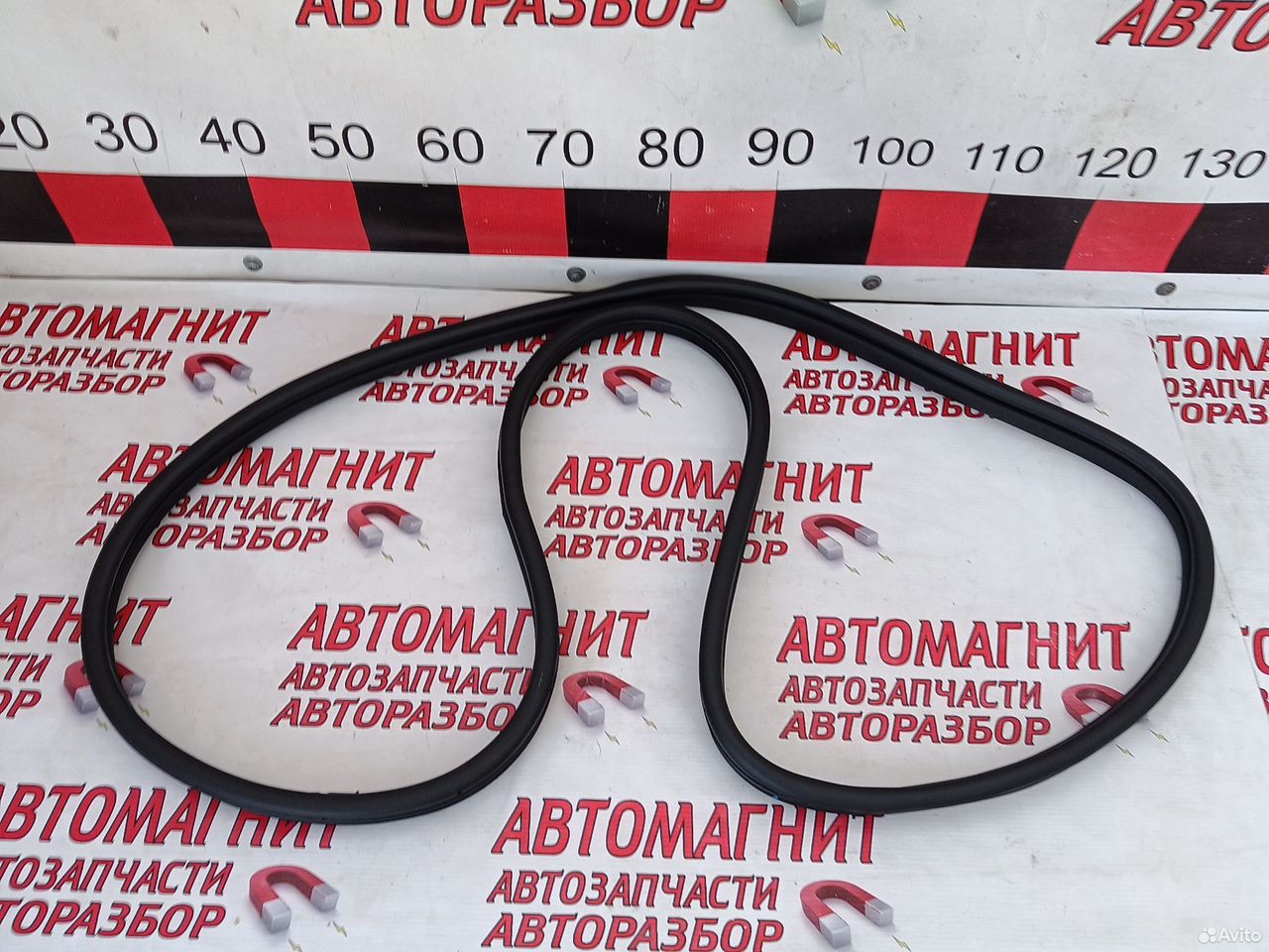 Уплотнитель двери задней Хендай Туксон 4 NX