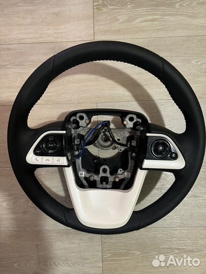 Руль Prius 50