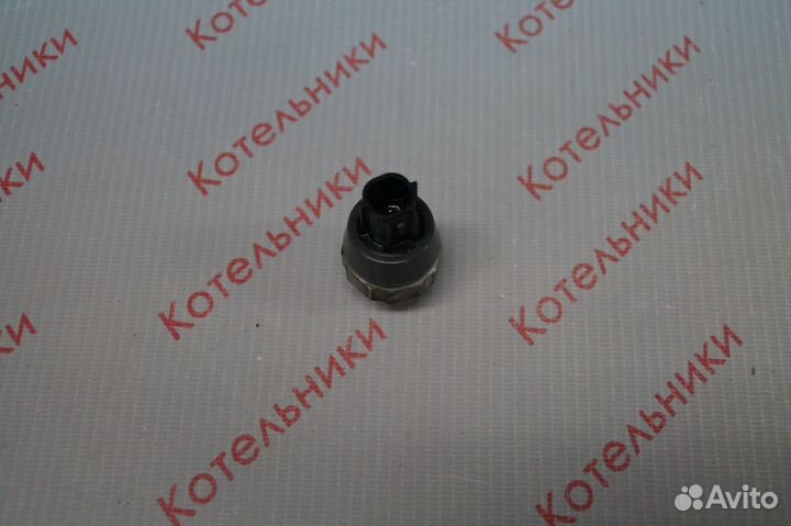 Nissan 25240-4M400 Датчик давления масла