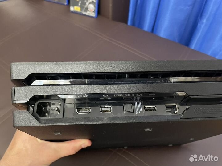 Sony PS 4 PRO 1tb 2 Джой + Игры