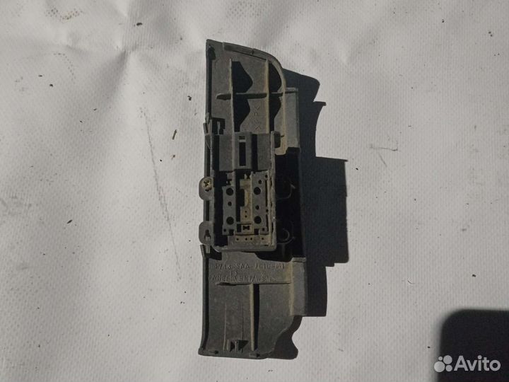 Кнопка стеклоподъёмника