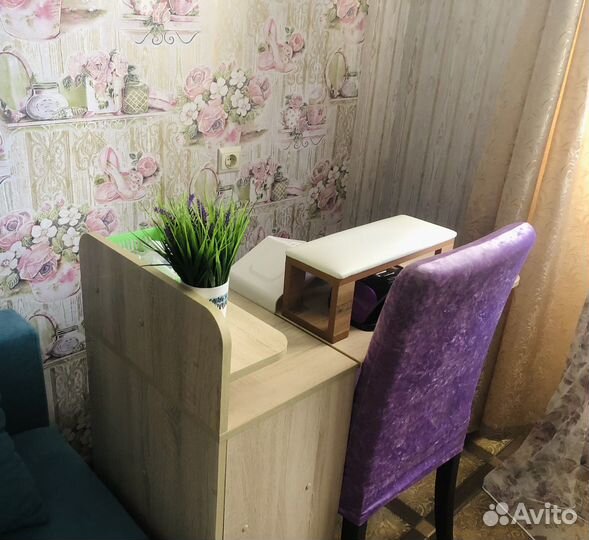 Готовое место для мастера маникюра