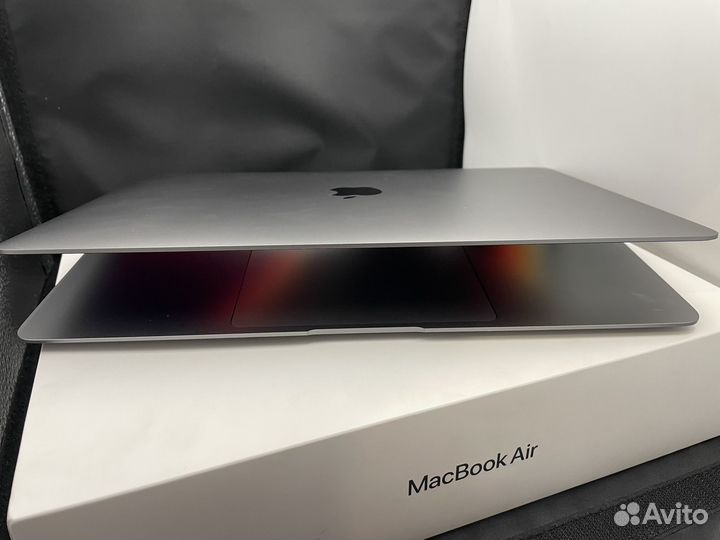 Macbook Air 13 (2020), 256 гб, М1