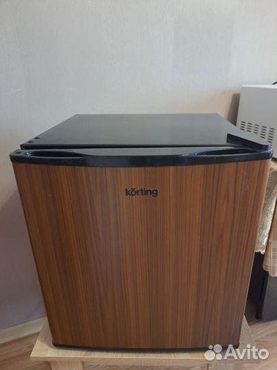 Холодильник мини-бар Korting