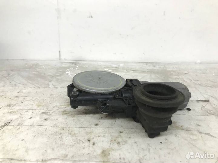 Моторчик заднего левого стеклоподъемника