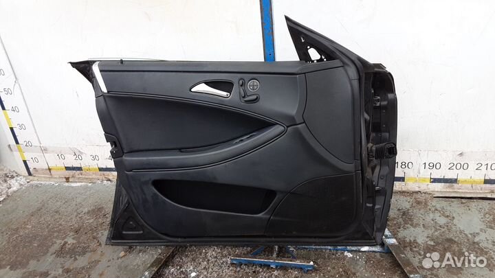 Дверь передняя левая mercedes benz CLS C219 2004