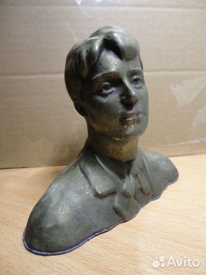 Бюст Есенина (СССР )