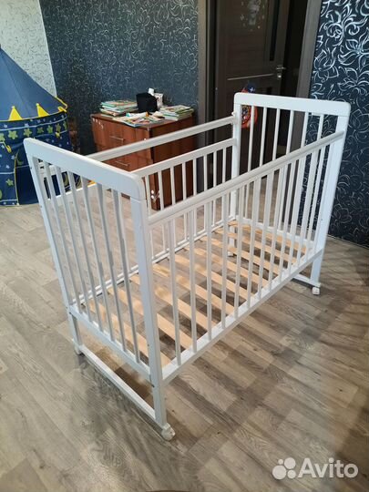 Детская кроватка с матрасом