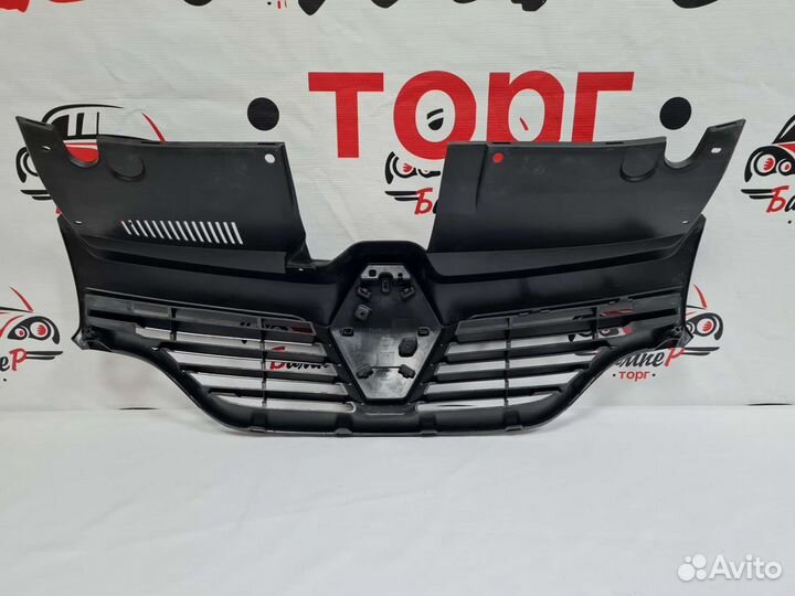 Решетка радиатора Renault Logan/Sandero 2014-2018