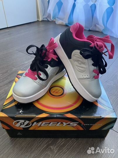 Роликовые кроссовки heelys новые 30