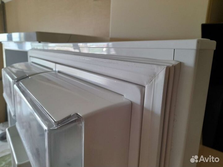 Холодильник двухкамерный Атлант хм 6001-001