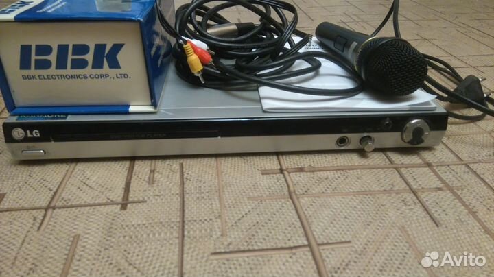 Плеер караоке DVD LG DK764