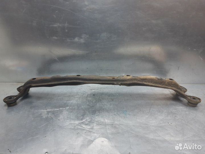 Балка передняя поперечная Volkswagen Passat B3